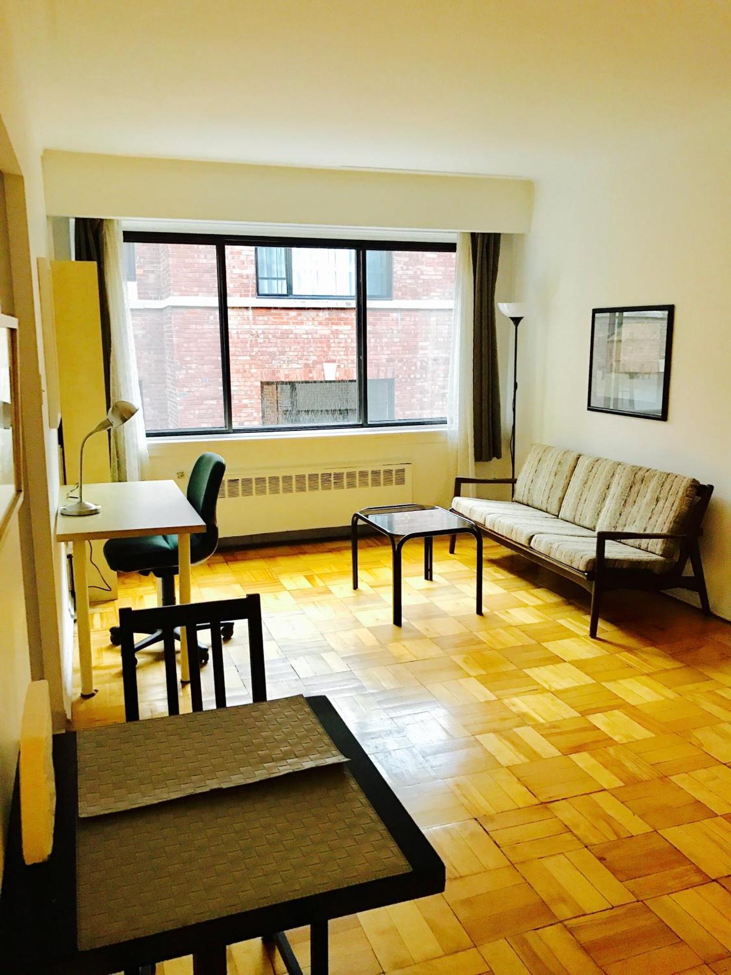 Stylish Montreal Apartment Comfortable Stay In The Golden Square Mile Exterior photo